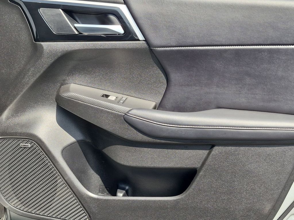 Thumbnail: 2025 Mitsubishi Outlander - 34