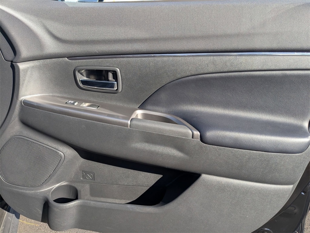 Thumbnail: 2025 Mitsubishi Outlander Sport - 33