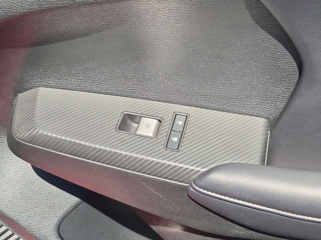 Thumbnail: 2025 Mitsubishi Outlander - 35