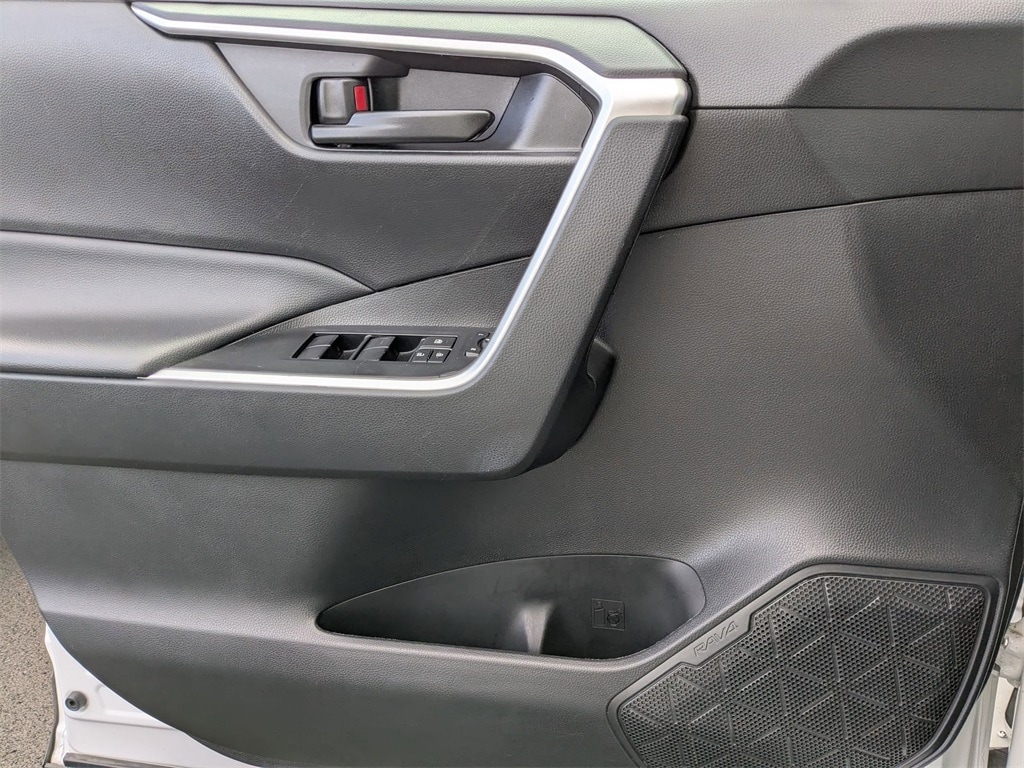 Thumbnail: 2024 Toyota RAV4 - 16