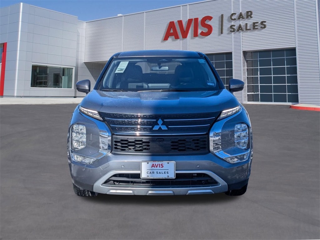 Thumbnail: 2024 Mitsubishi Outlander - 10