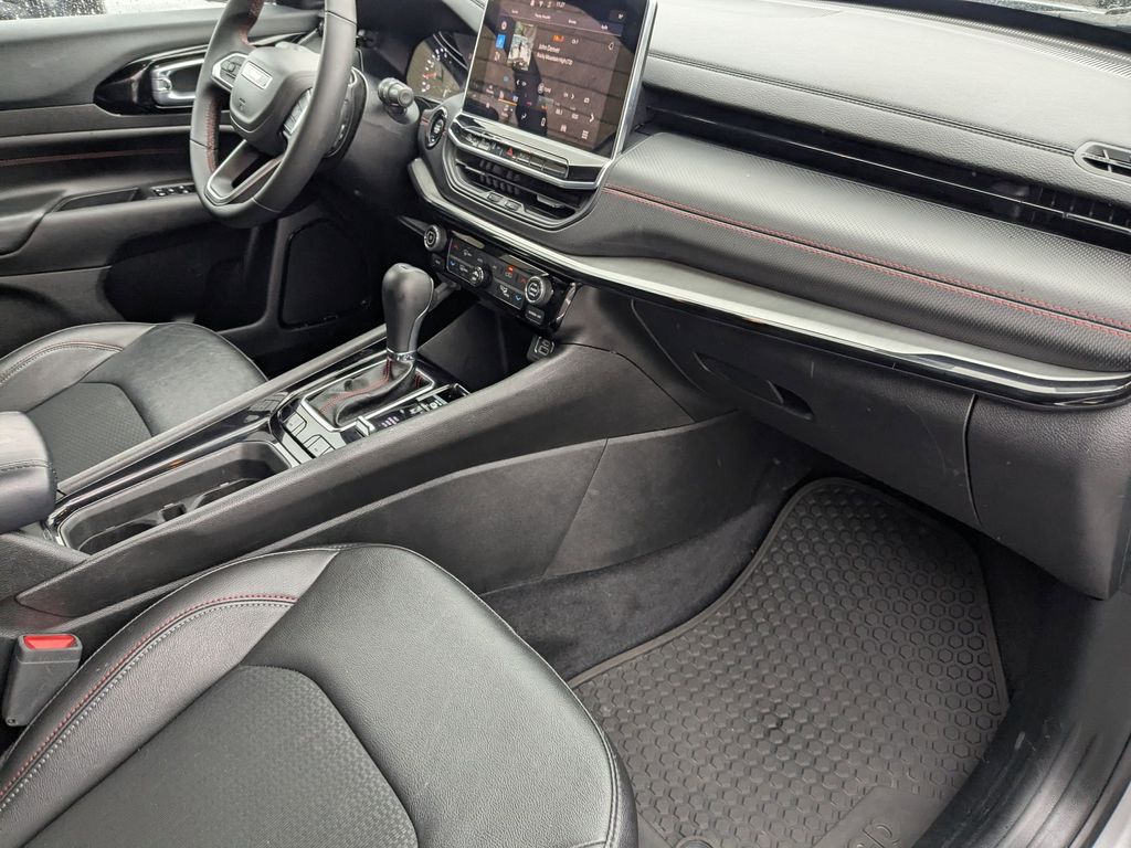 Thumbnail: 2025 Jeep Compass - 30