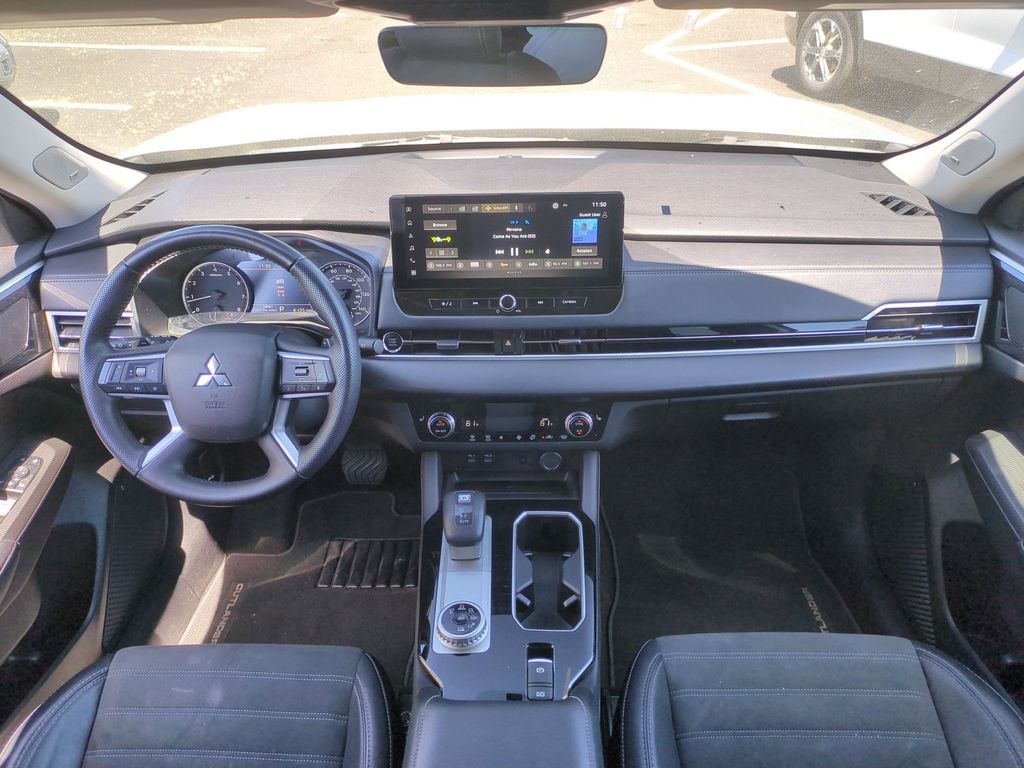 Thumbnail: 2025 Mitsubishi Outlander - 26