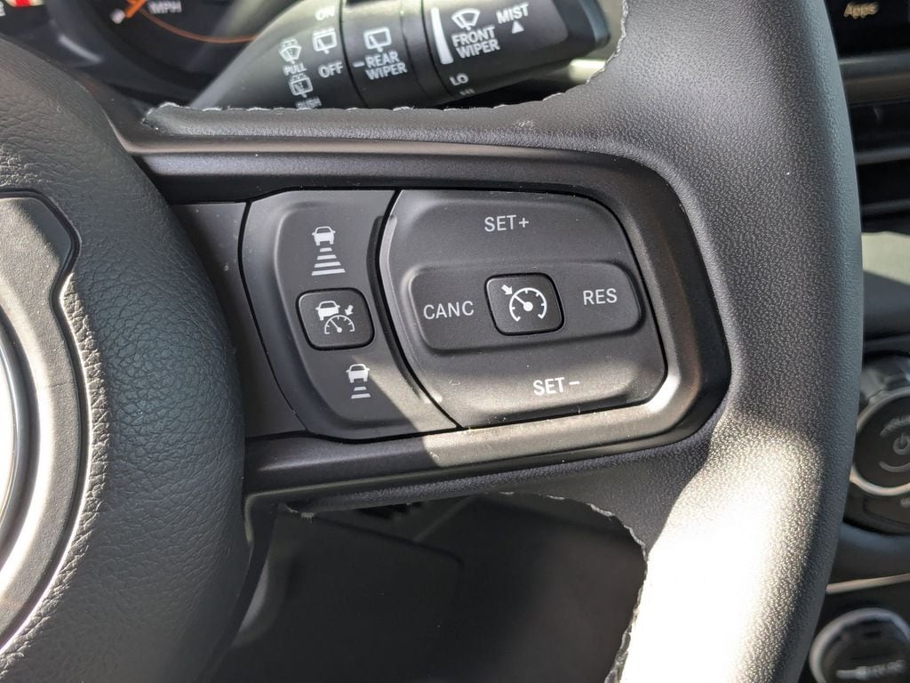 Thumbnail: 2025 Jeep Wrangler - 18