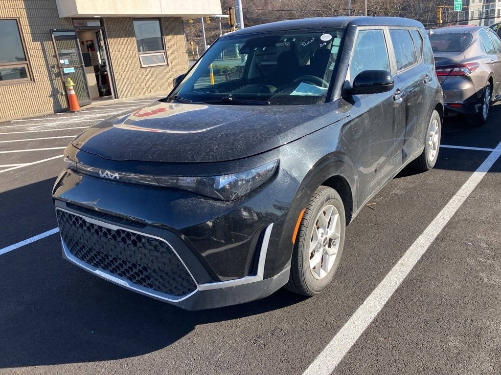 2024 Kia Soul LX's photo
