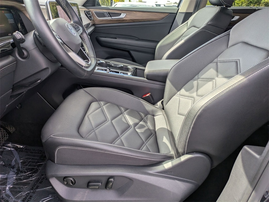 Thumbnail: 2025 Volkswagen Atlas - 24