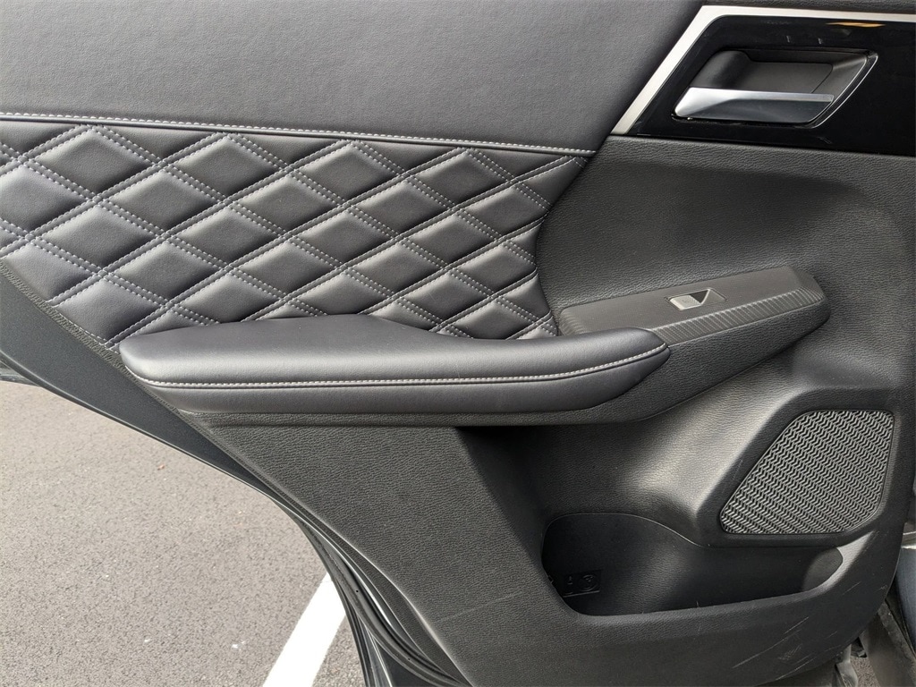 Thumbnail: 2024 Mitsubishi Outlander - 31