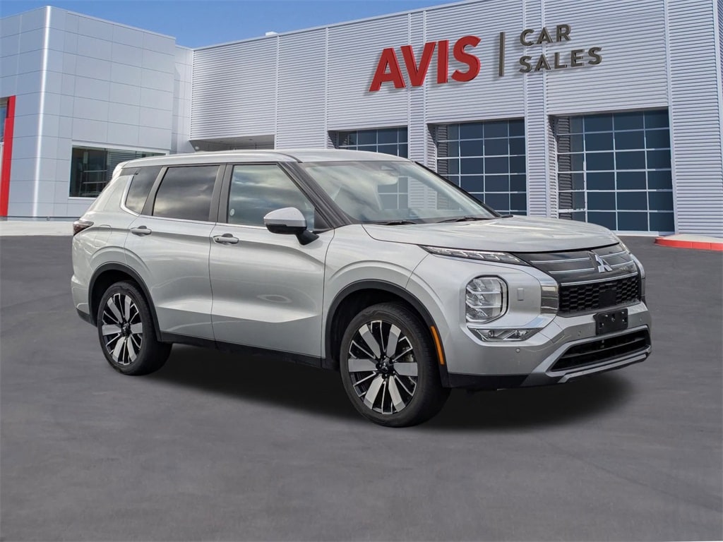 Thumbnail: 2025 Mitsubishi Outlander - 9