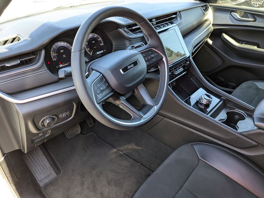 Thumbnail: 2025 Jeep Grand Cherokee - 15