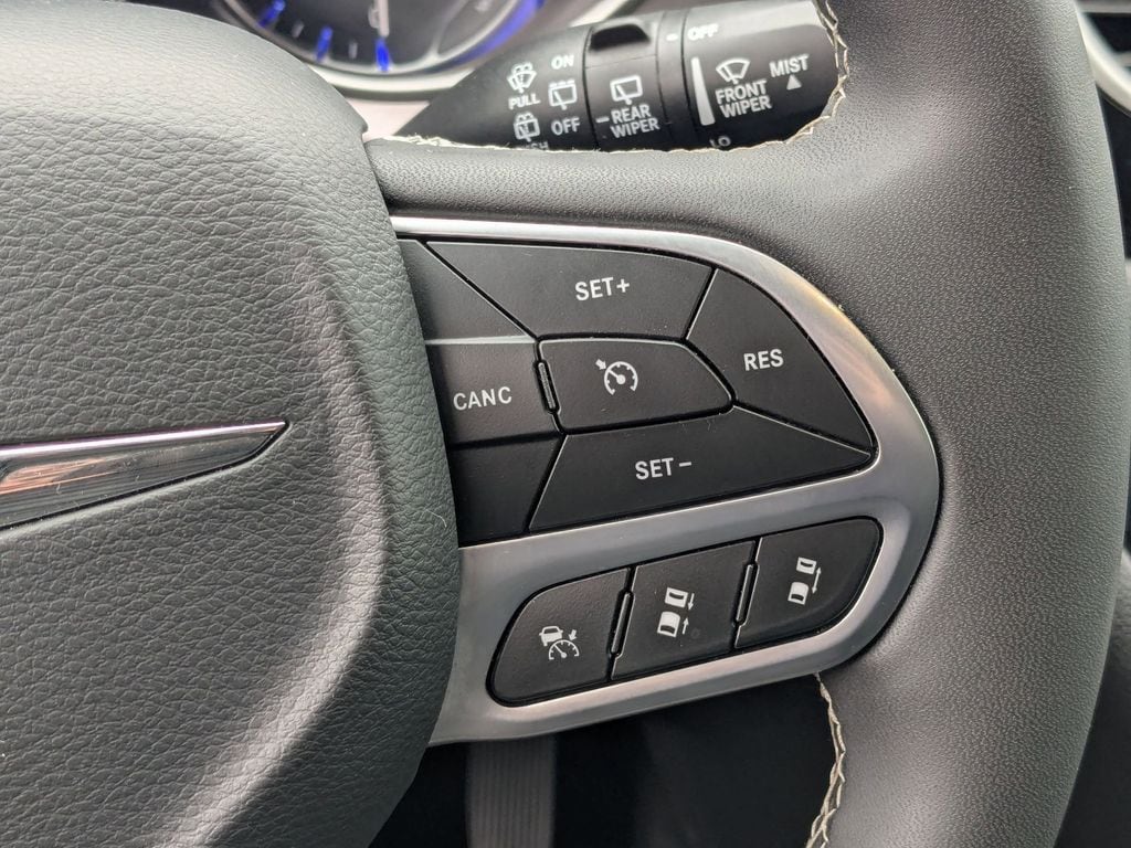 Thumbnail: 2025 Chrysler Pacifica - 19