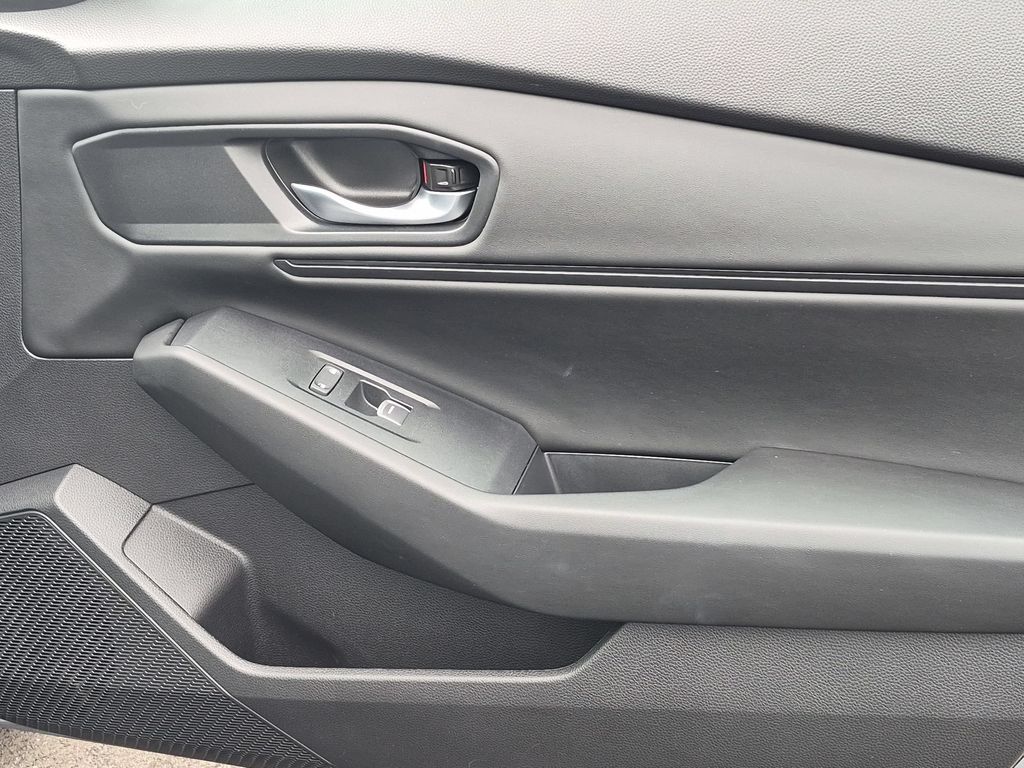 2025 Honda Accord SE - Photo 32