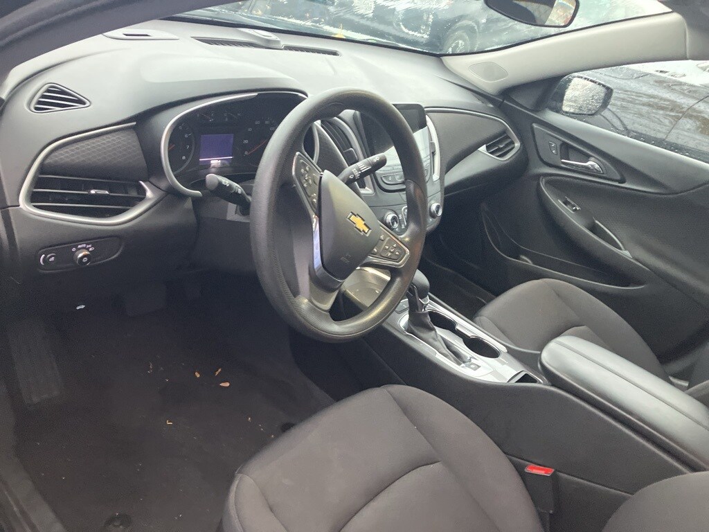 2023 Chevrolet Malibu 1LT photo 3