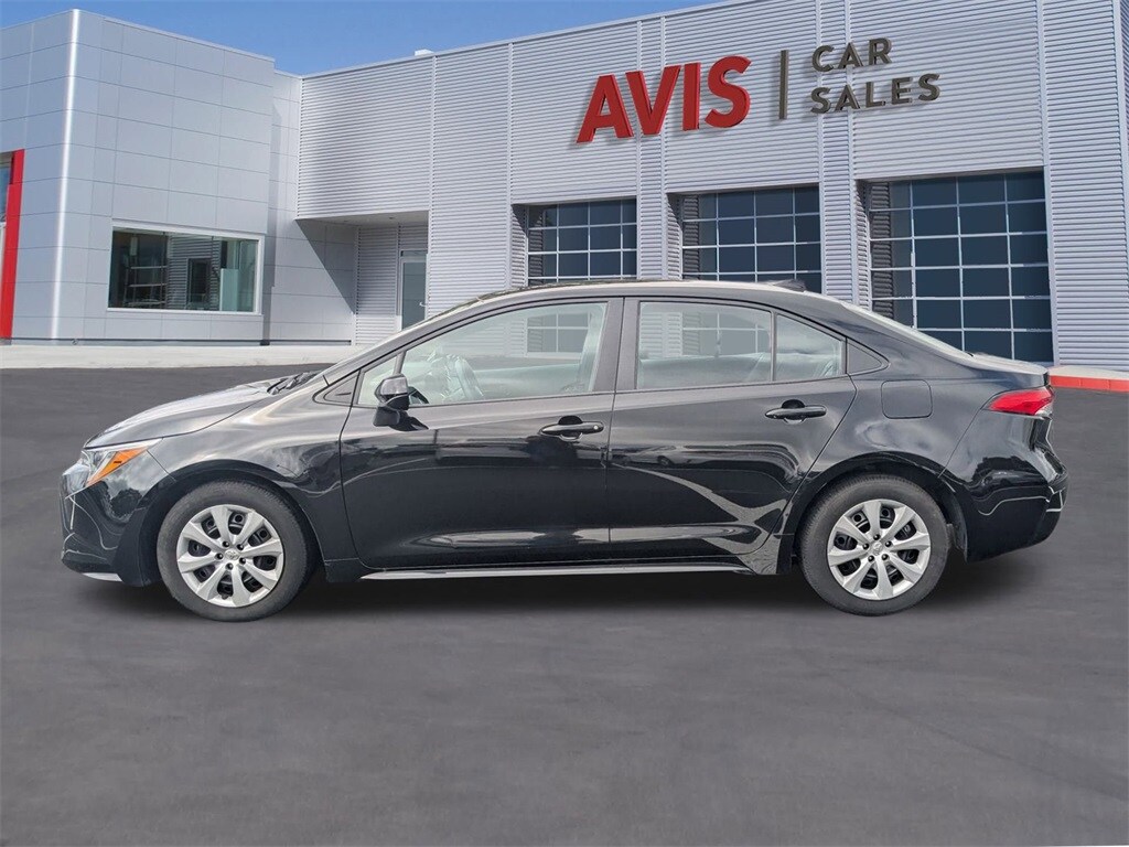 2024 Toyota Corolla LE photo 2