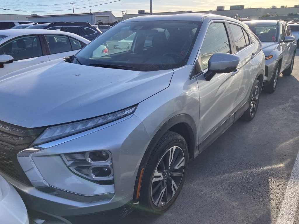 2024 Mitsubishi Eclipse Cross SE's photo
