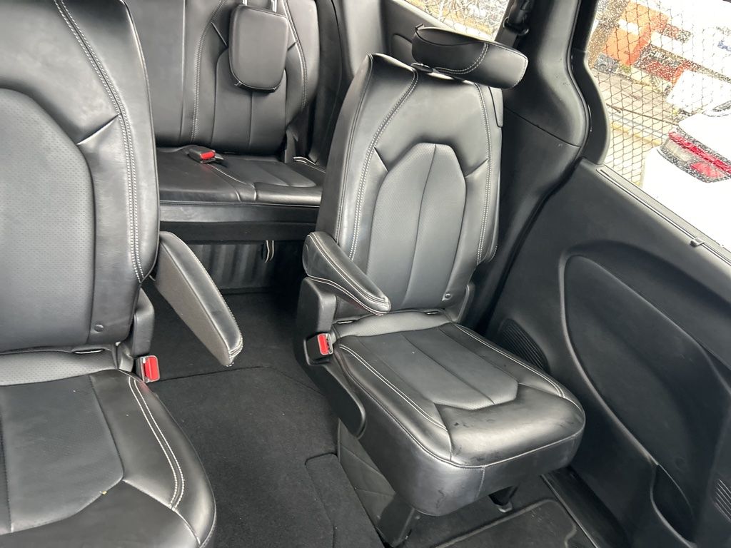 Thumbnail: 2025 Chrysler Pacifica - 5