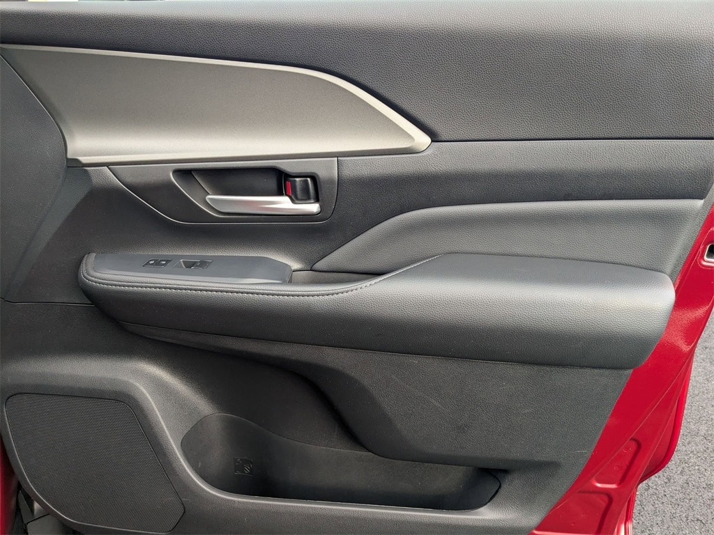 Thumbnail: 2025 Toyota Grand Highlander - 36