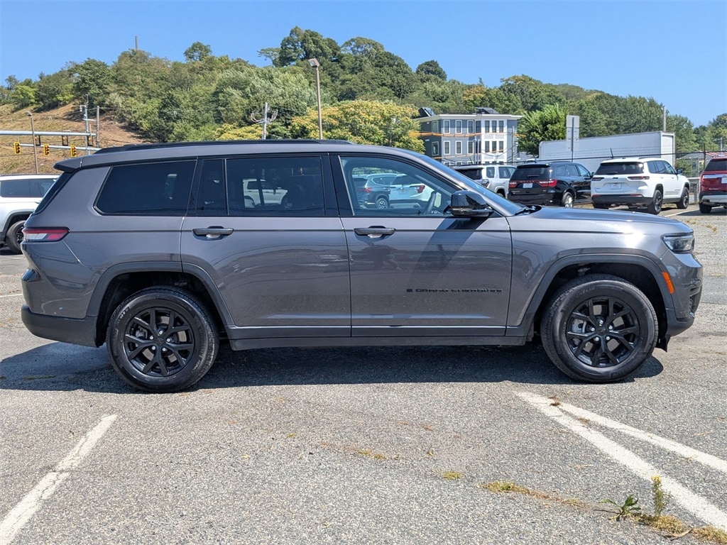 Thumbnail: 2024 Jeep Grand Cherokee L - 6