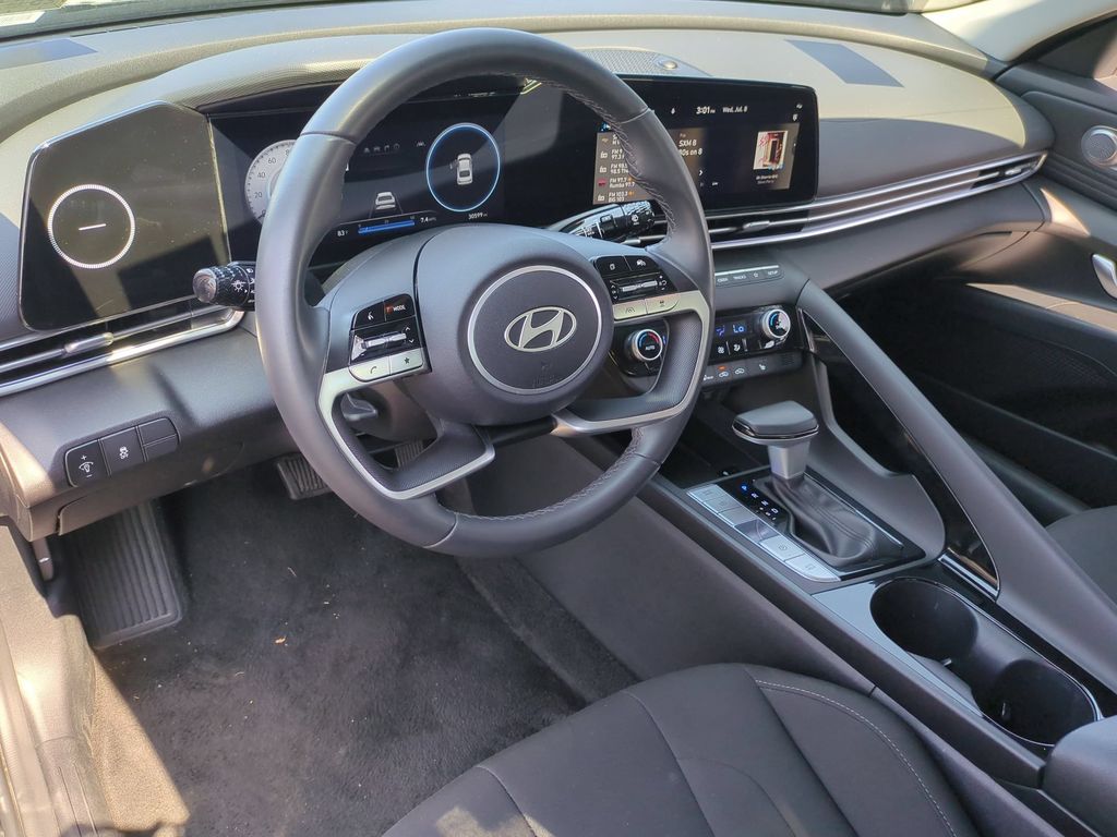 Thumbnail: 2025 Hyundai Elantra - 15