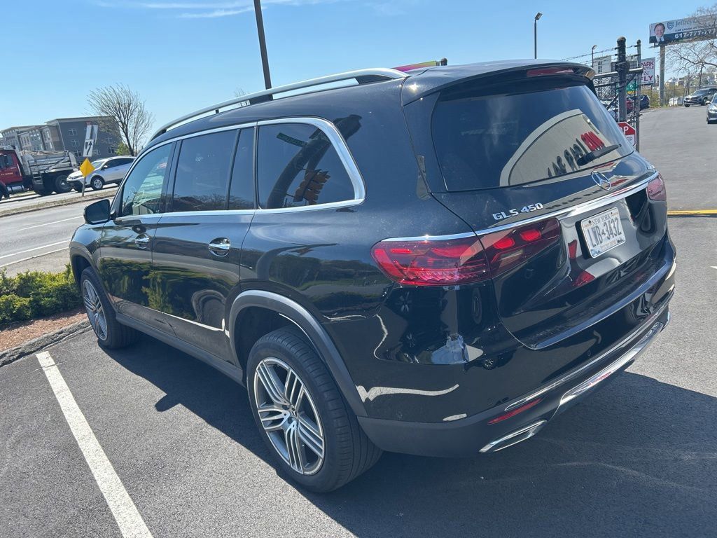 Thumbnail: 2025 Mercedes-Benz GLS - 3