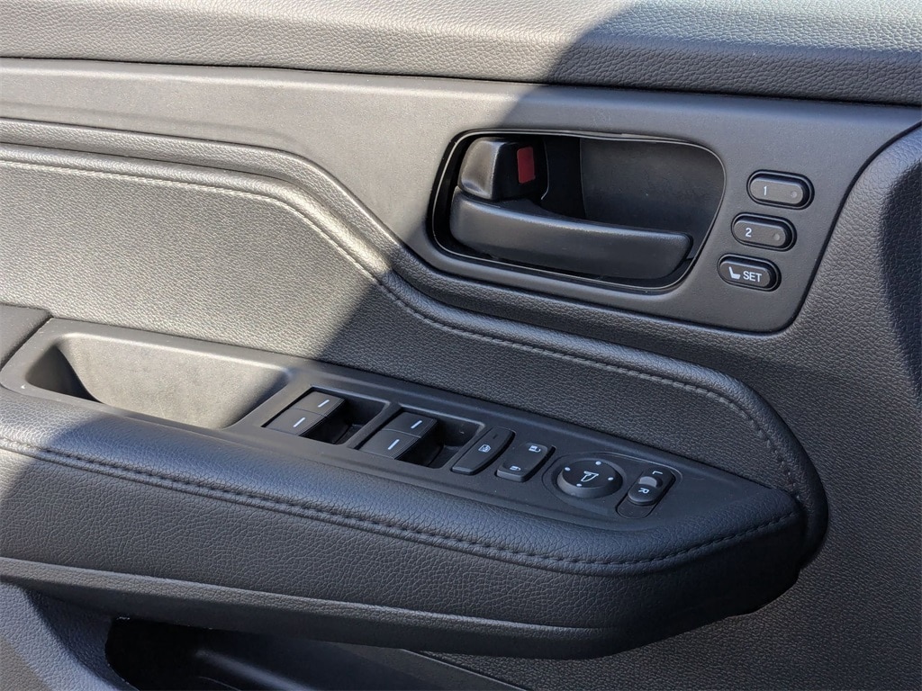 Thumbnail: 2025 Honda Odyssey - 14