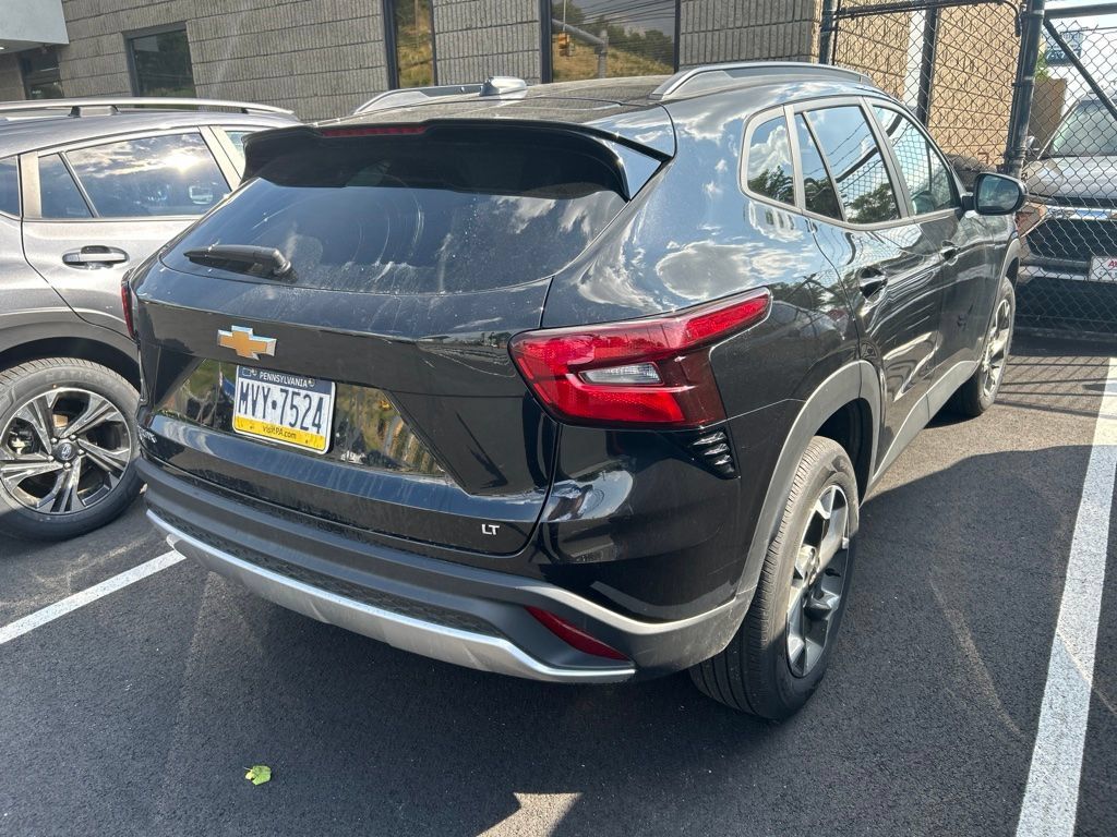 Thumbnail: 2025 Chevrolet Trax - 3