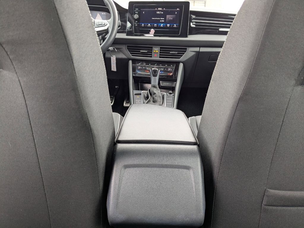 Thumbnail: 2025 Volkswagen Jetta - 28