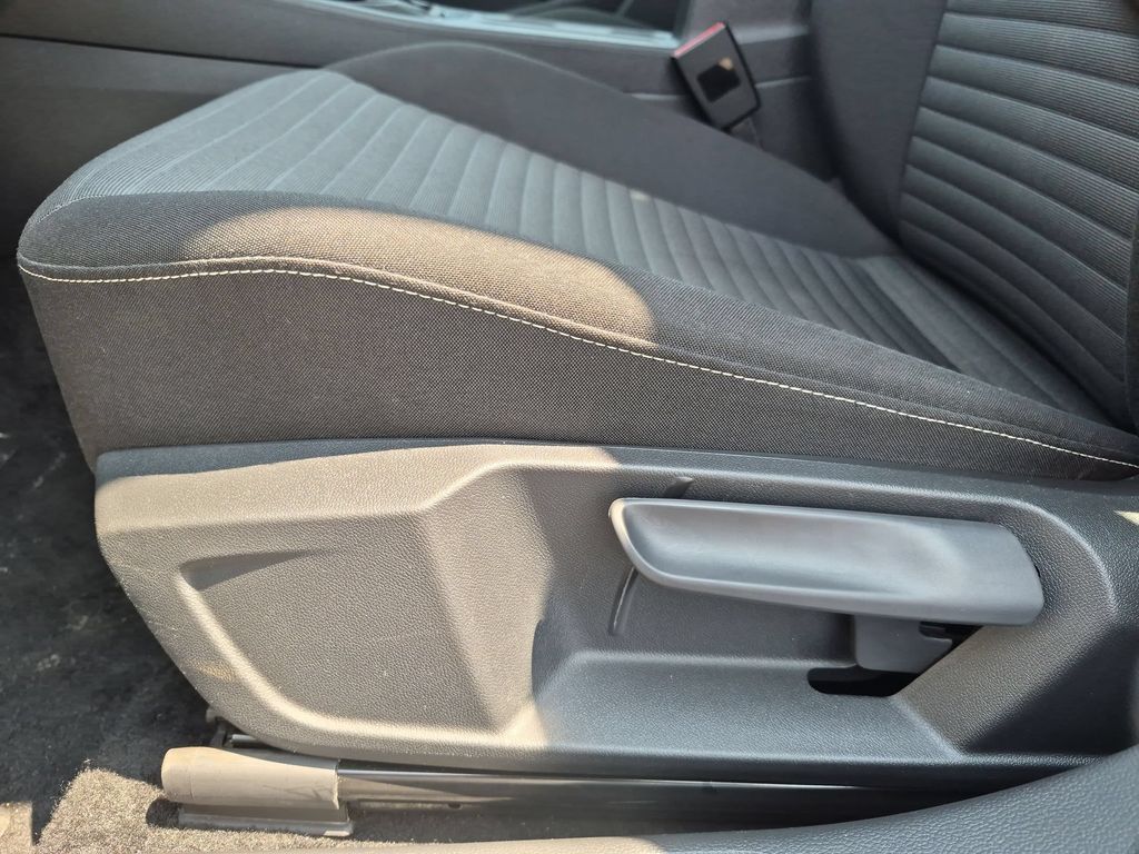 2025 Volkswagen Jetta S - Photo 14