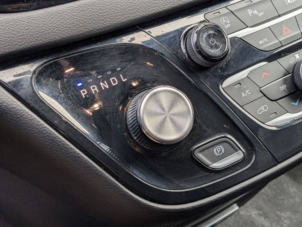 Thumbnail: 2025 Chrysler Pacifica - 23