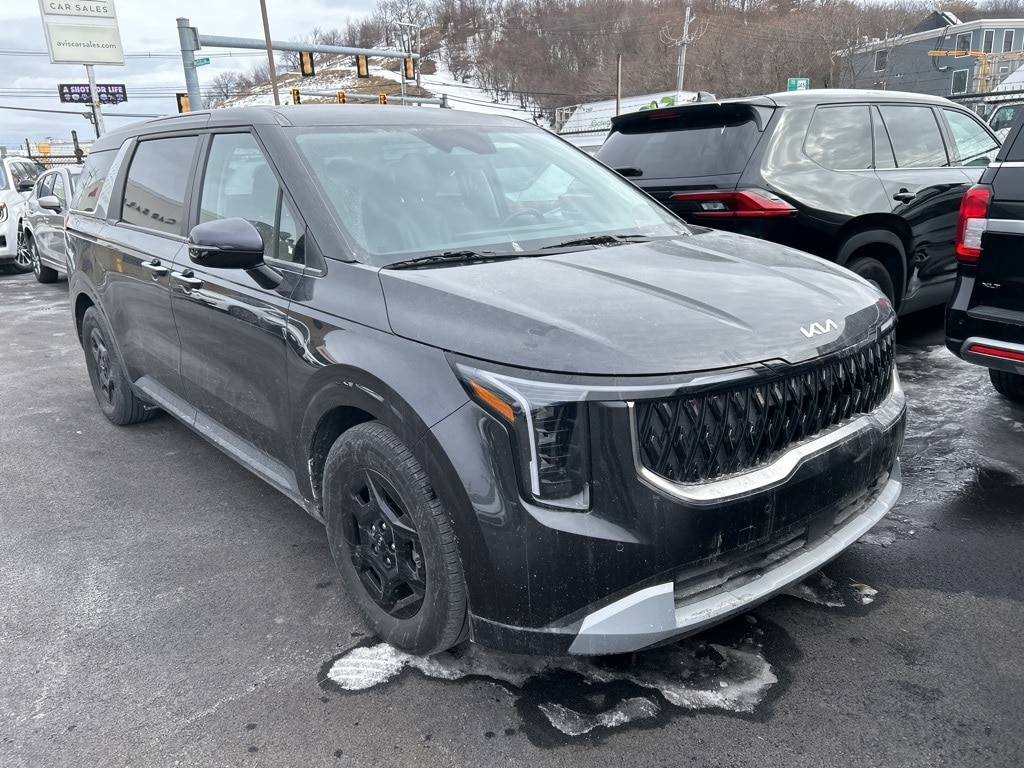 Certified 2025 Kia Carnival LXS Minivan/Van