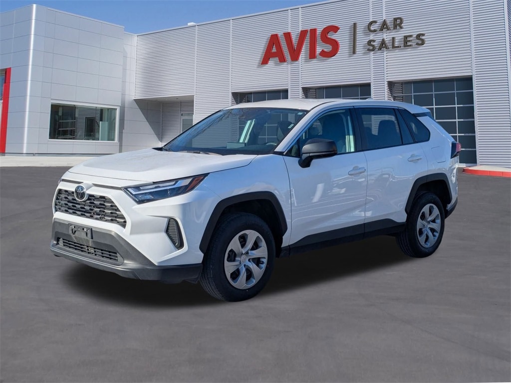 2024 Toyota RAV4 LE's photo