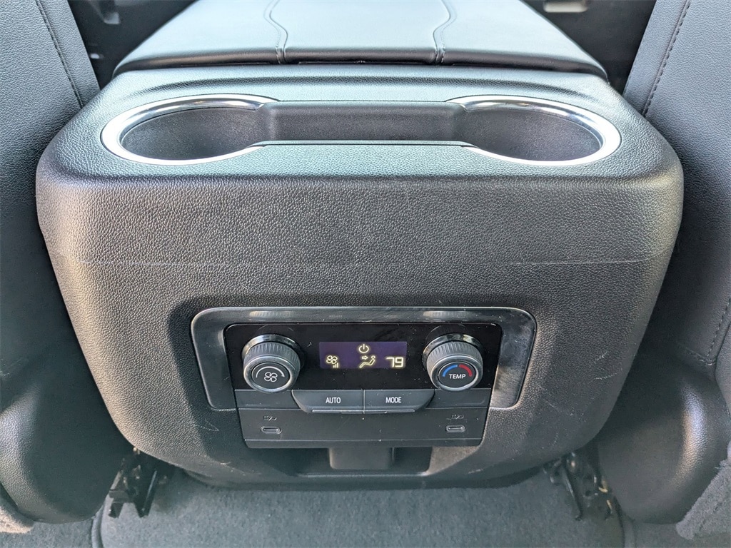 Thumbnail: 2025 Chevrolet Suburban - 31