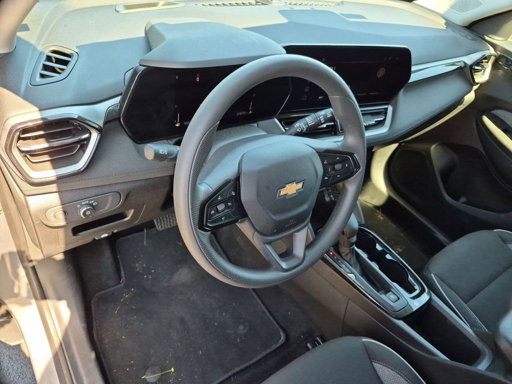 Thumbnail: 2025 Chevrolet TrailBlazer - 15