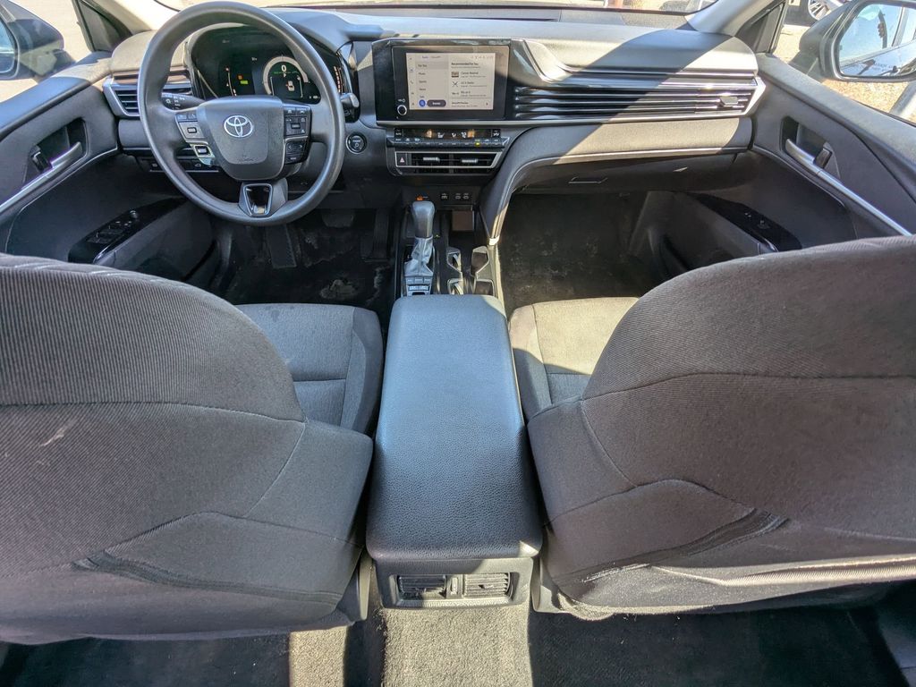 Thumbnail: 2025 Toyota Camry - 25