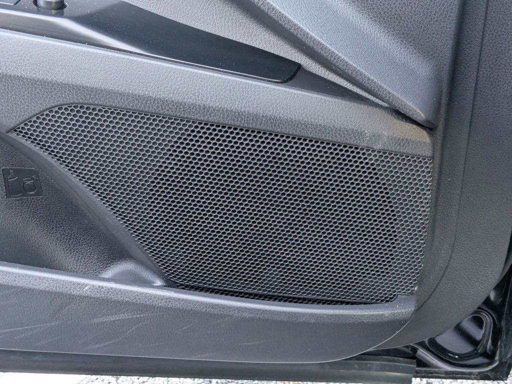 Thumbnail: 2025 Toyota Camry - 15