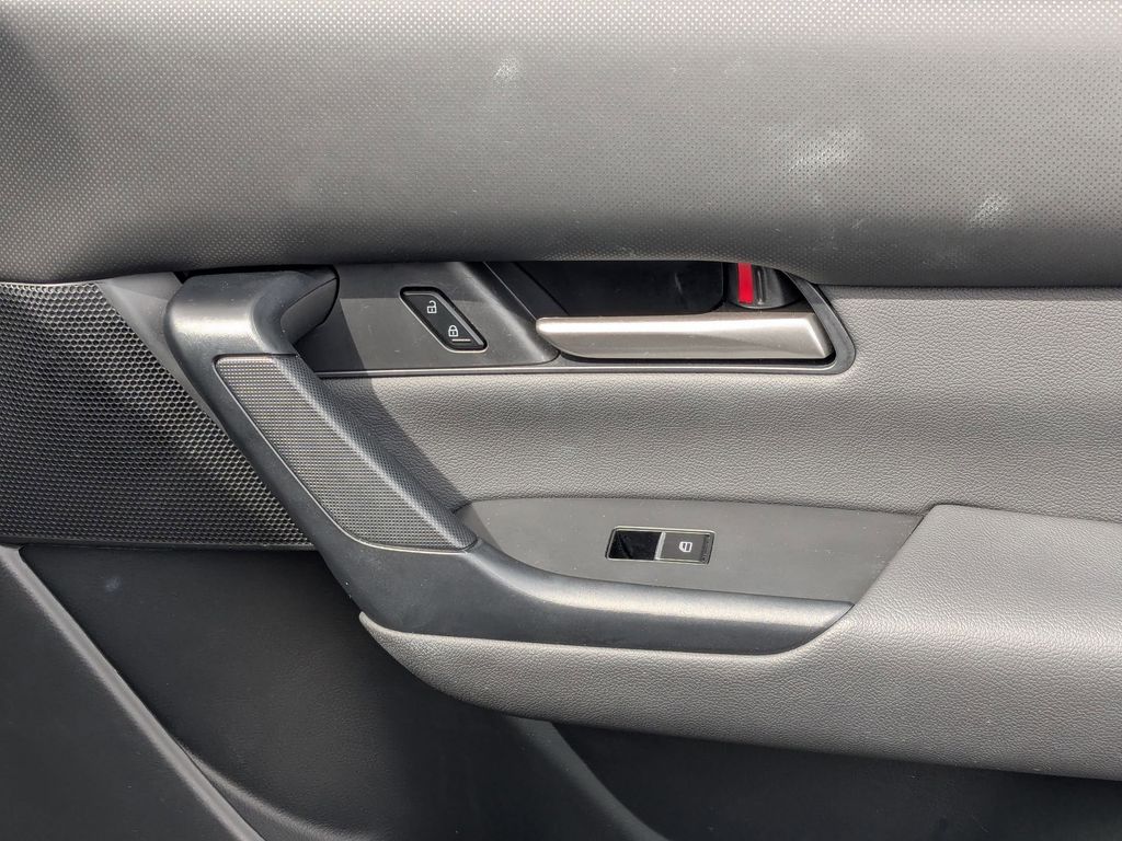 Thumbnail: 2025 Mazda CX-50 - 32