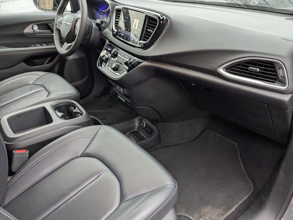 Thumbnail: 2025 Chrysler Pacifica - 34