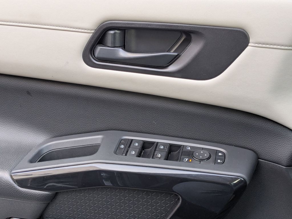 Thumbnail: 2024 Nissan Pathfinder - 14