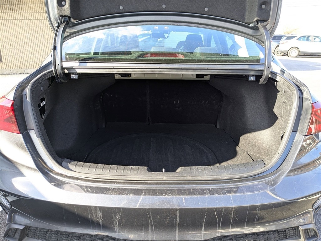 Thumbnail: 2024 Kia Forte - 31