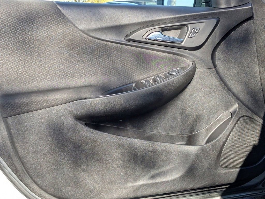 Thumbnail: 2023 Chevrolet Malibu - 16