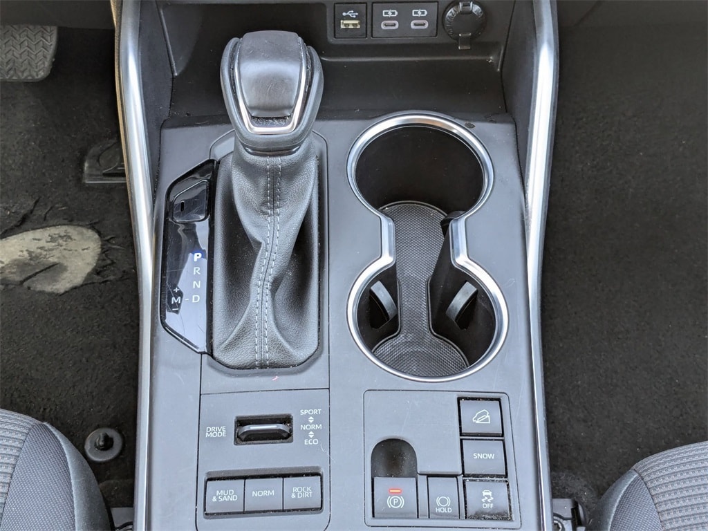 Thumbnail: 2024 Toyota Highlander - 25