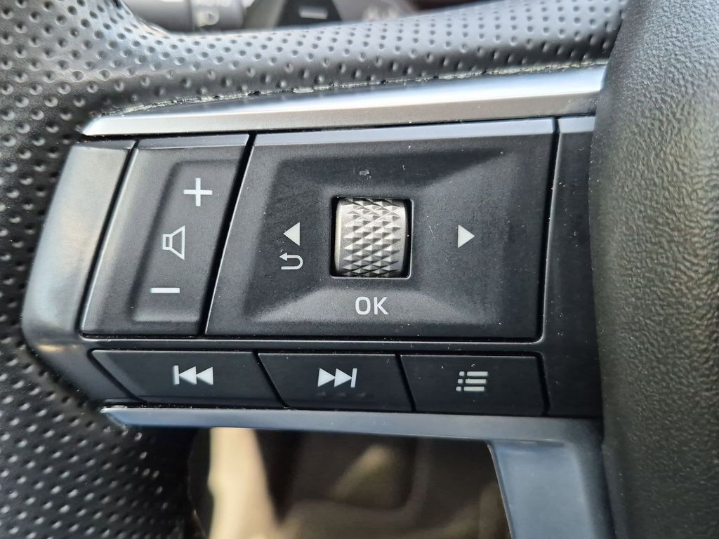 Thumbnail: 2025 Mitsubishi Outlander - 21