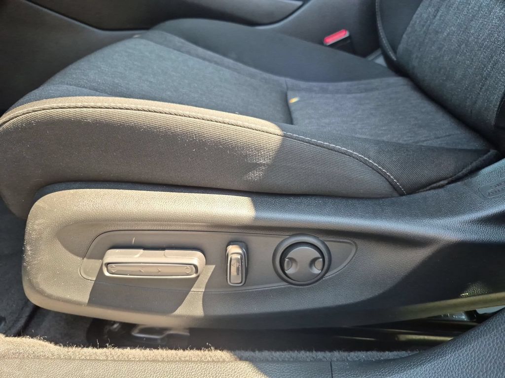2025 Honda Accord SE - Photo 14