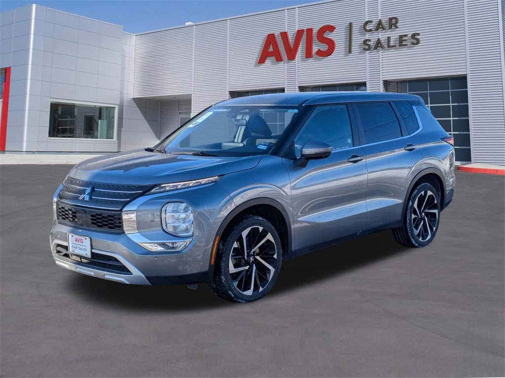 Thumbnail: 2024 Mitsubishi Outlander - 1