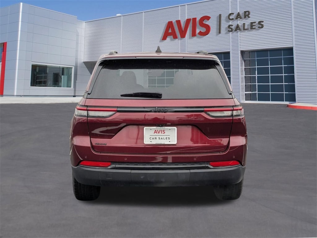 Used 2024 Jeep Grand Cherokee Altitude SUV