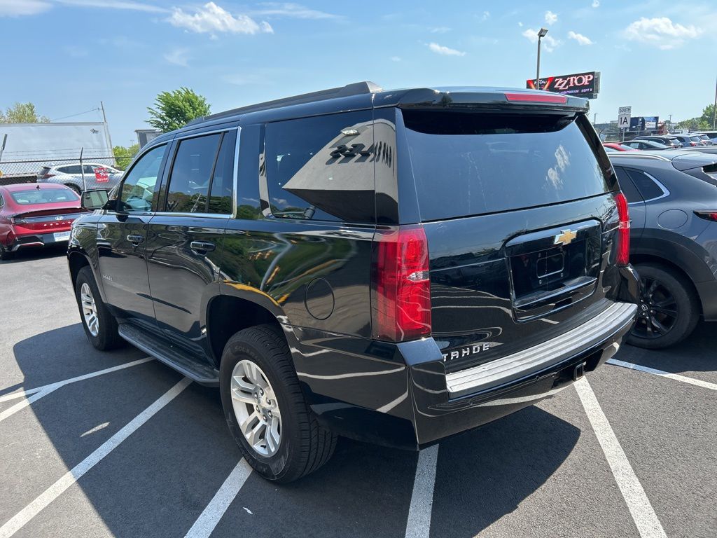 Thumbnail: 2019 Chevrolet Tahoe - 4