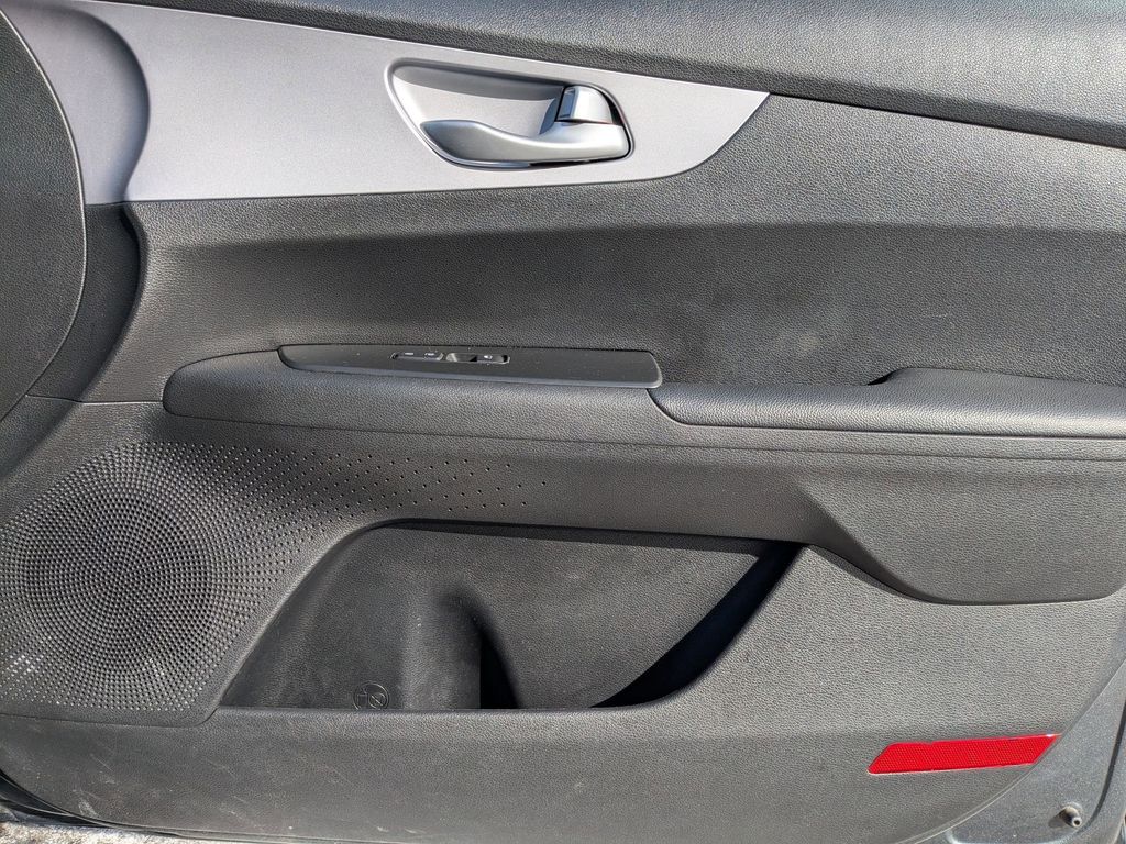 Thumbnail: 2024 Kia Forte - 33