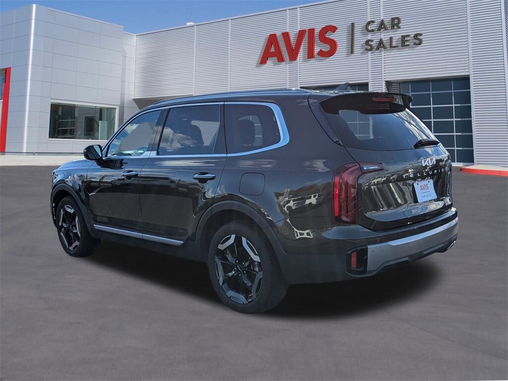 2025 Kia Telluride S photo 2