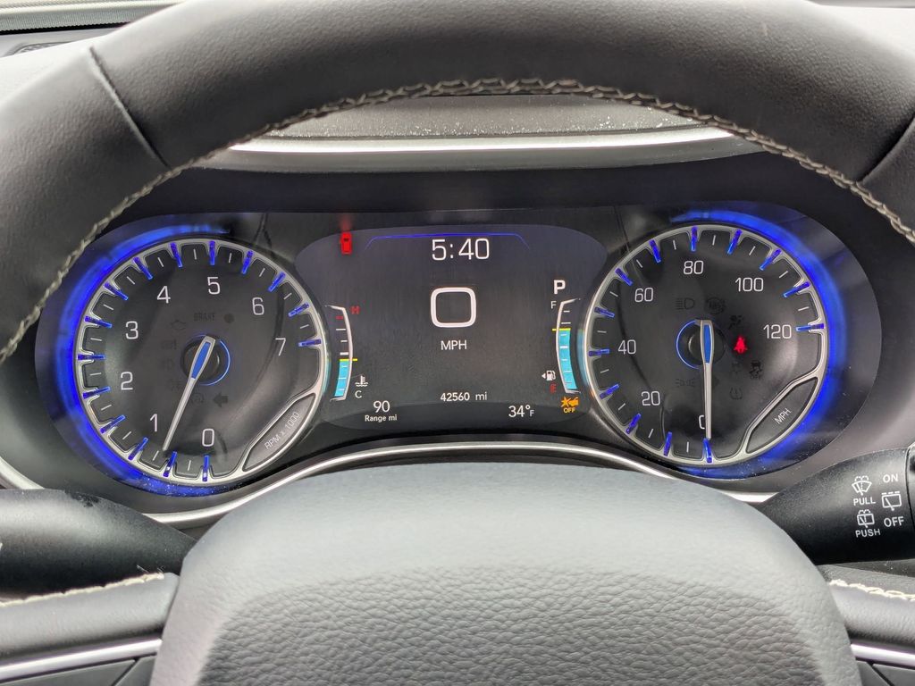 Thumbnail: 2024 Chrysler Pacifica - 20