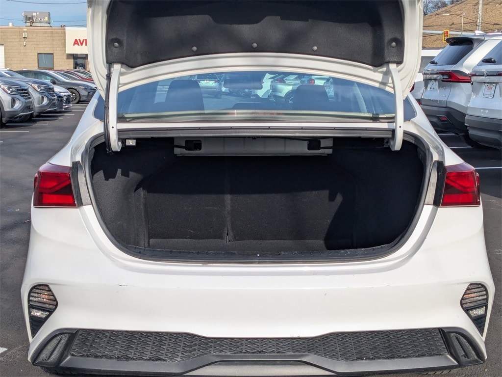 Thumbnail: 2024 Kia Forte - 32