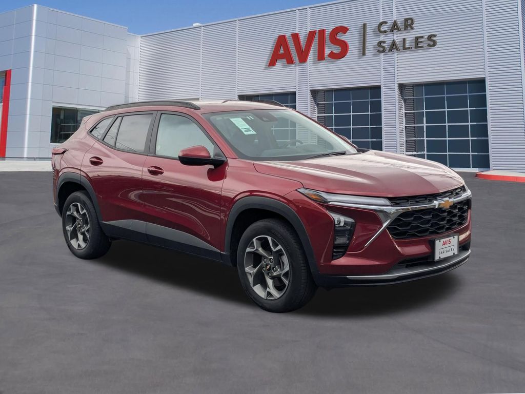 Thumbnail: 2025 Chevrolet Trax - 3